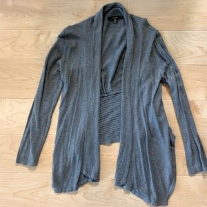 🌻 2/$10 Fever Macy’s brand gray waterfall cozy cardigan size small